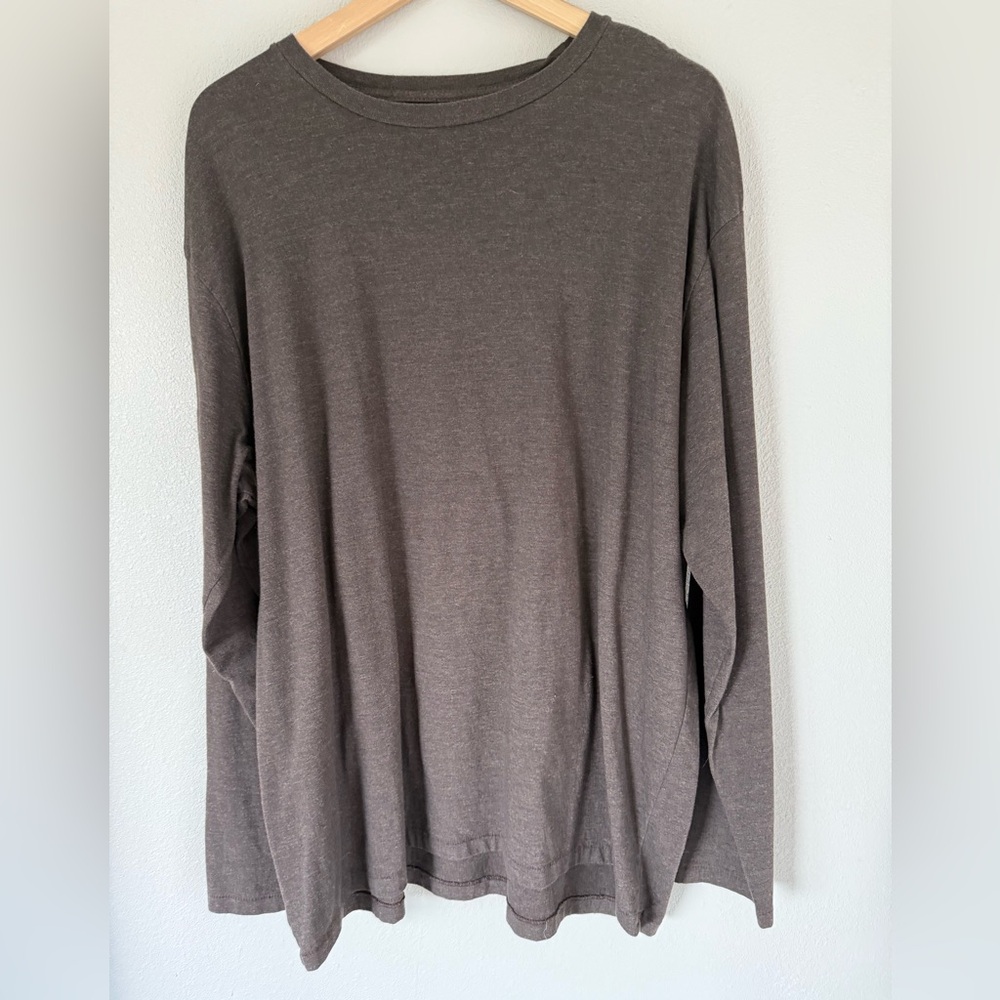 GAP Men’s Brown Long Sleeve Tee Soft Knit Crew